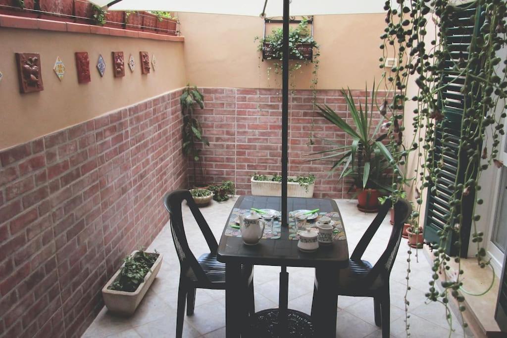 Il Piccolo Eden - Private Garden Apartment Livorno Exterior photo
