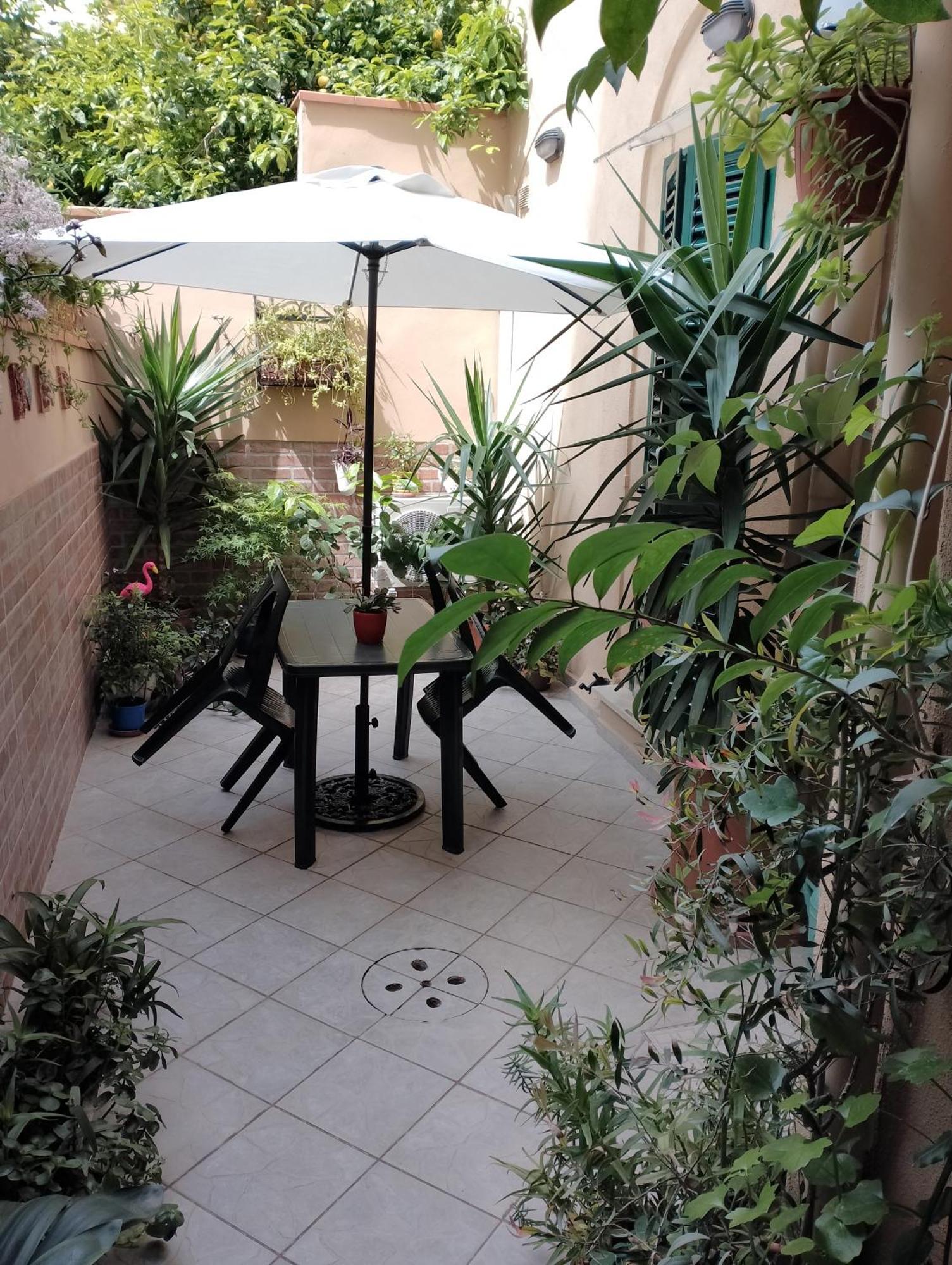 Il Piccolo Eden - Private Garden Apartment Livorno Exterior photo